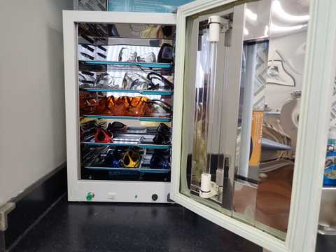 UV goggles sterilization system